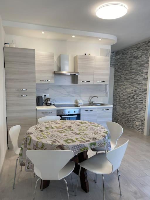 Appartamento Incantevole 300M Dal Mare 리그나노 사비아도로 외부 사진
